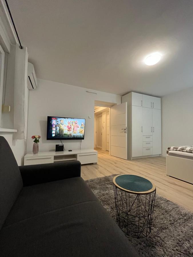 Apartment Vbk โอซีเยก ภายนอก รูปภาพ